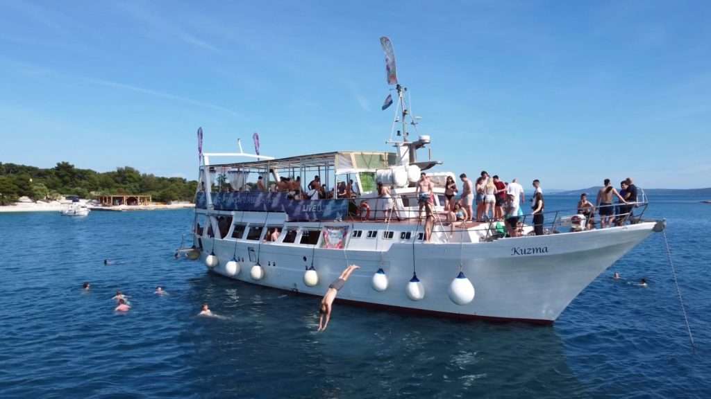 Kuzma boat